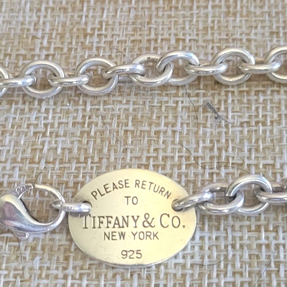 Authenic Tiffany & Co. Necklace/choker Oval tag:"Please Return to Tiffany & Co."